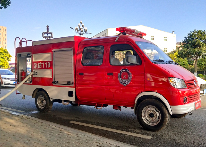 微型消防车（汽车）