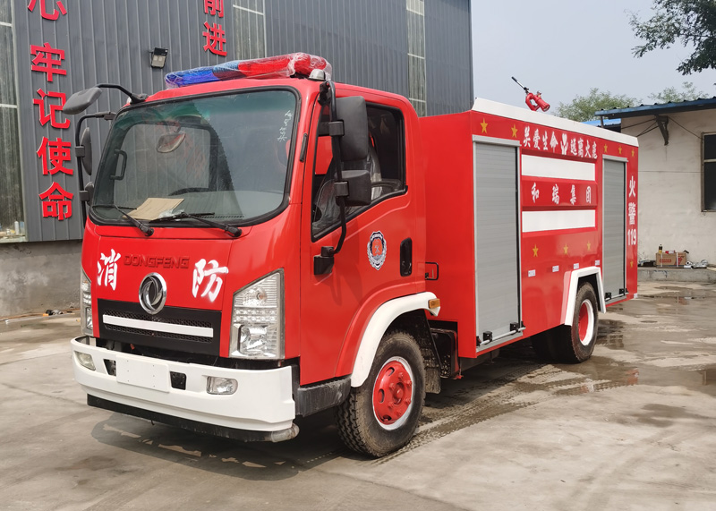 8吨水罐消防车