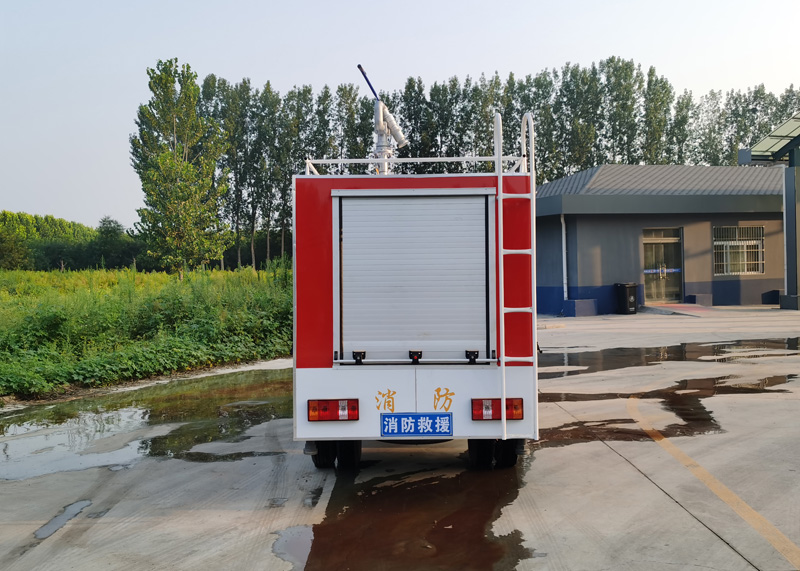 3吨水罐消防车